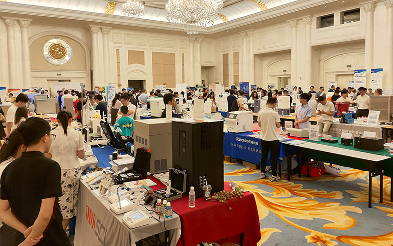 格丹納免水全自動(dòng)凱氏定氮儀精彩亮相廣東·指尖上的儀器